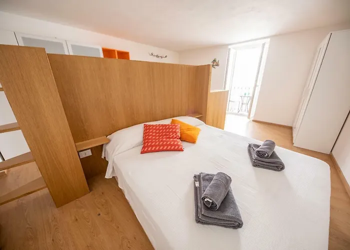 La Di Ruggero تْشيفالو